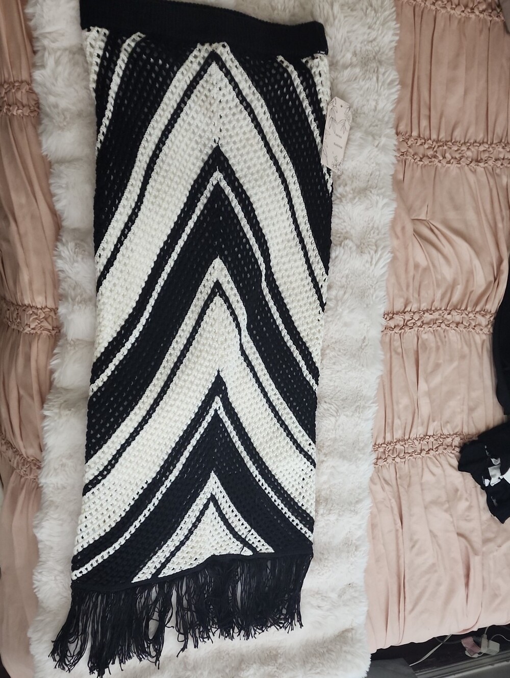 Black & White Chevron Fringe 2 Piece Set